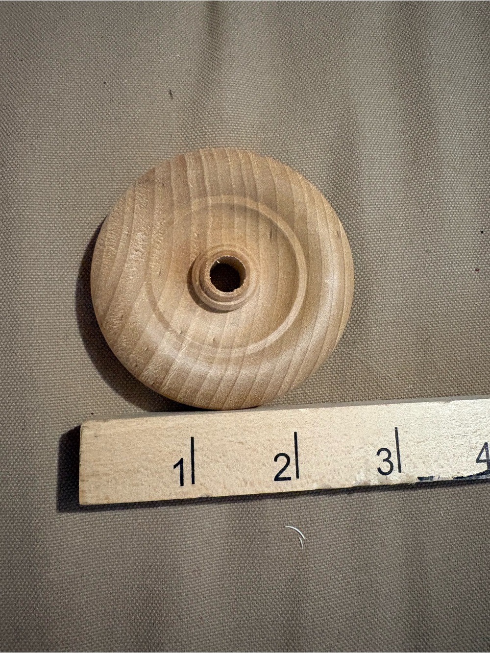 8 Round Wooden Wheels in Natural Wood